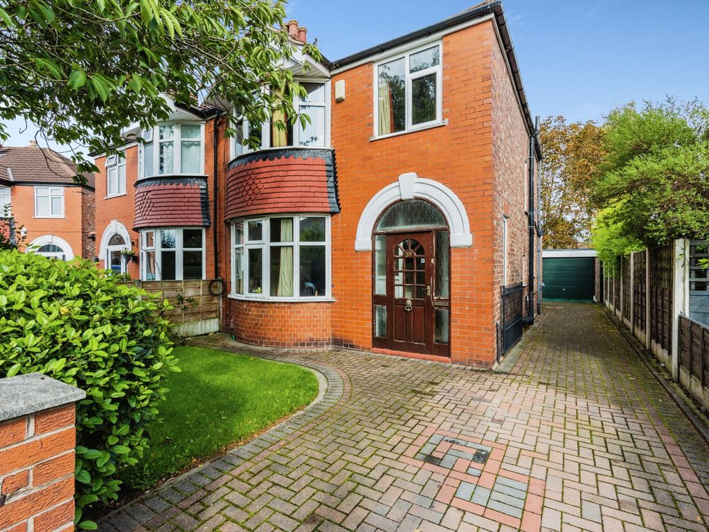 3 bed semidetached house for sale in Norley Drive, Sale M33, £325,000