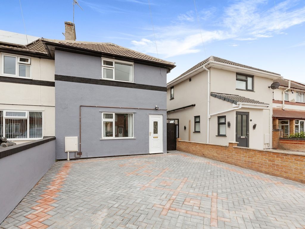 3 bed semidetached house for sale in Bottleacre Lane, Loughborough