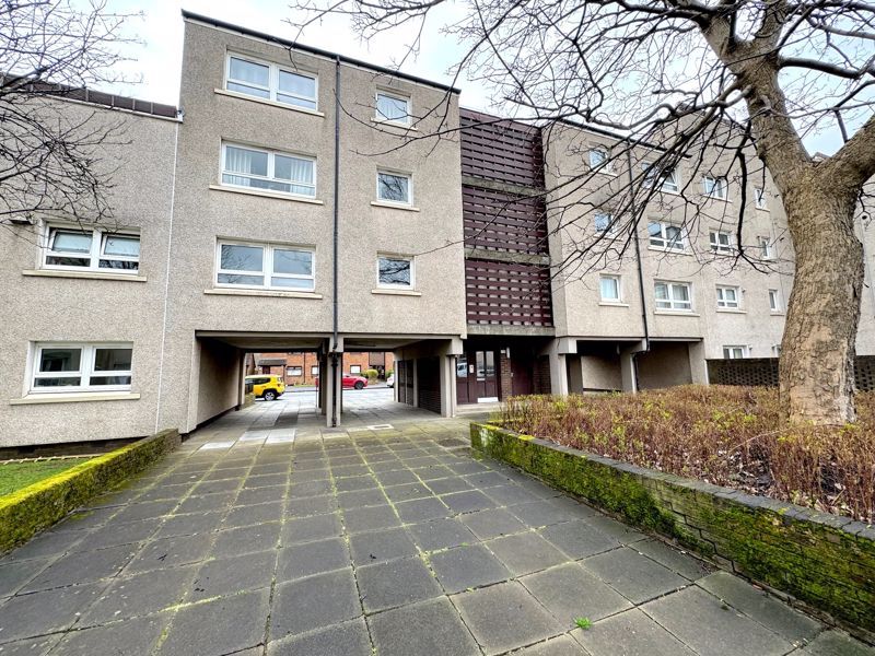 1 bed flat for sale in Dumbarton Road, Whiteinch, Glasgow G14, £85,000