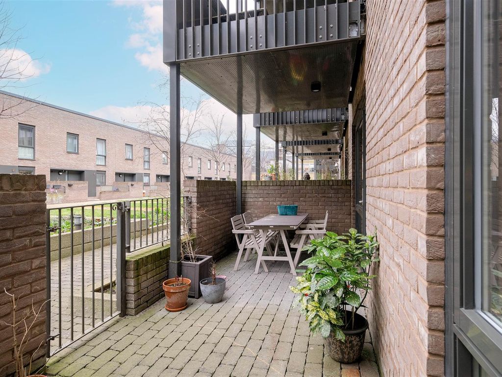 1 bed flat for sale in Chaplin House, Walthamstow E17 Zoopla