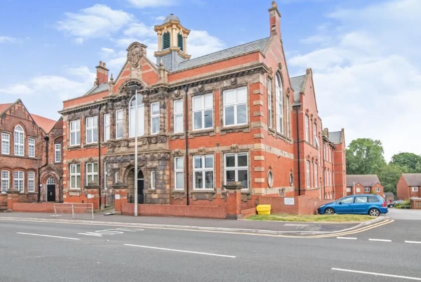 1 bed flat to rent in Crocketts Lane, Smethwick B66, £950 pcm Zoopla