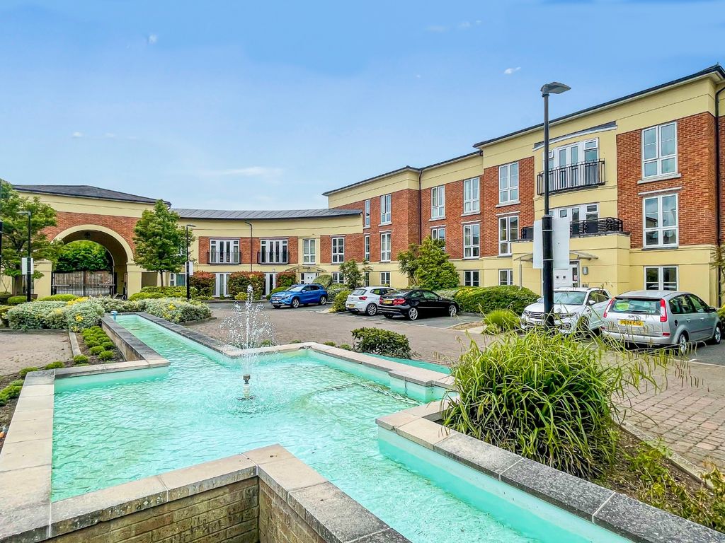 3 bed flat to rent in Windsor, Berkshire SL4, £2,350 pcm Zoopla