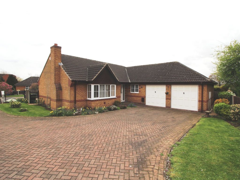 3 bed bungalow for sale in St. Chads Way, Sprotbrough, Doncaster, South