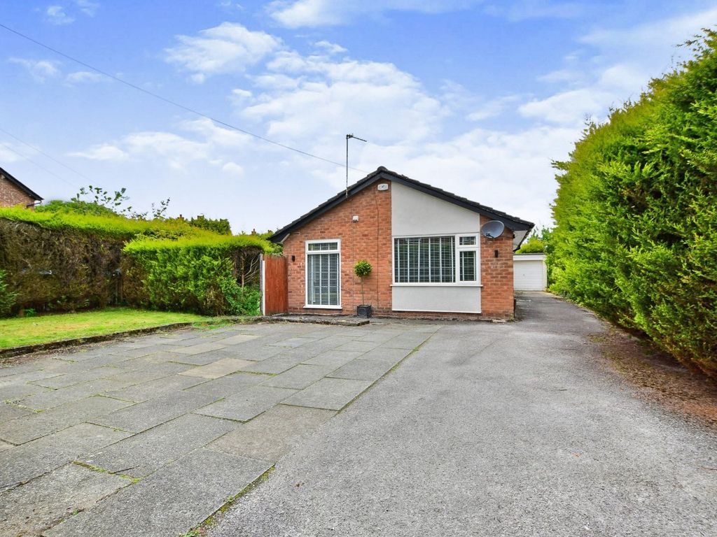 3 bed bungalow for sale in Lacey Green, Wilmslow, Cheshire SK9 Zoopla