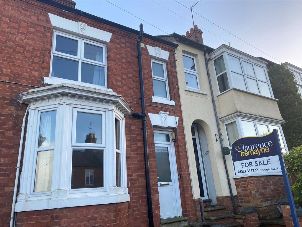 3 bed terraced house for sale in Warwick Street, Daventry