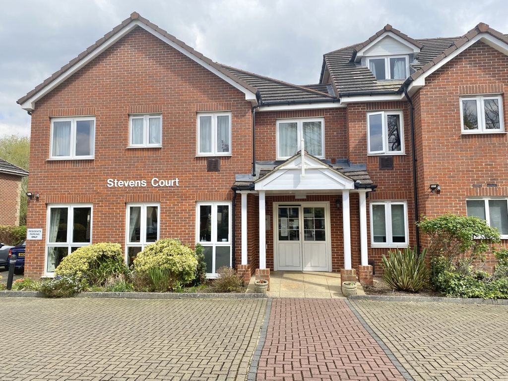 1 bed flat for sale in Reading Road, Winnersh, Wokingham RG41 Zoopla