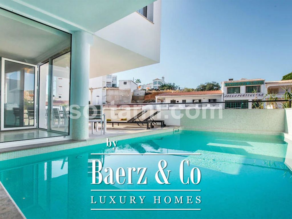 8 bed detached house for sale in Albufeira E Olhos De Água, 8200