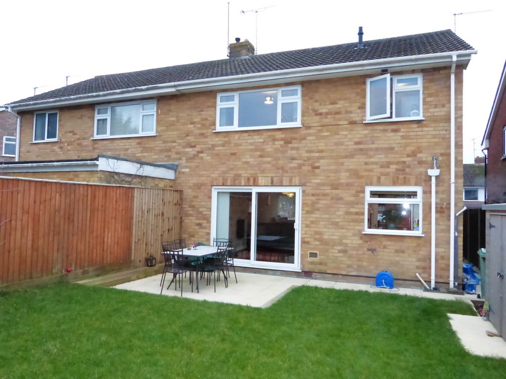 3 bed detached house to rent in Pinemount Road, Hucclecote GL3 Zoopla