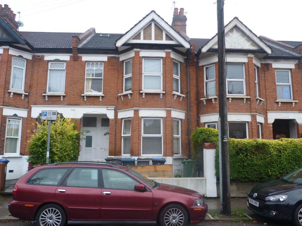 3 bed for sale in Temple Road, London NW2, £419,950 Zoopla