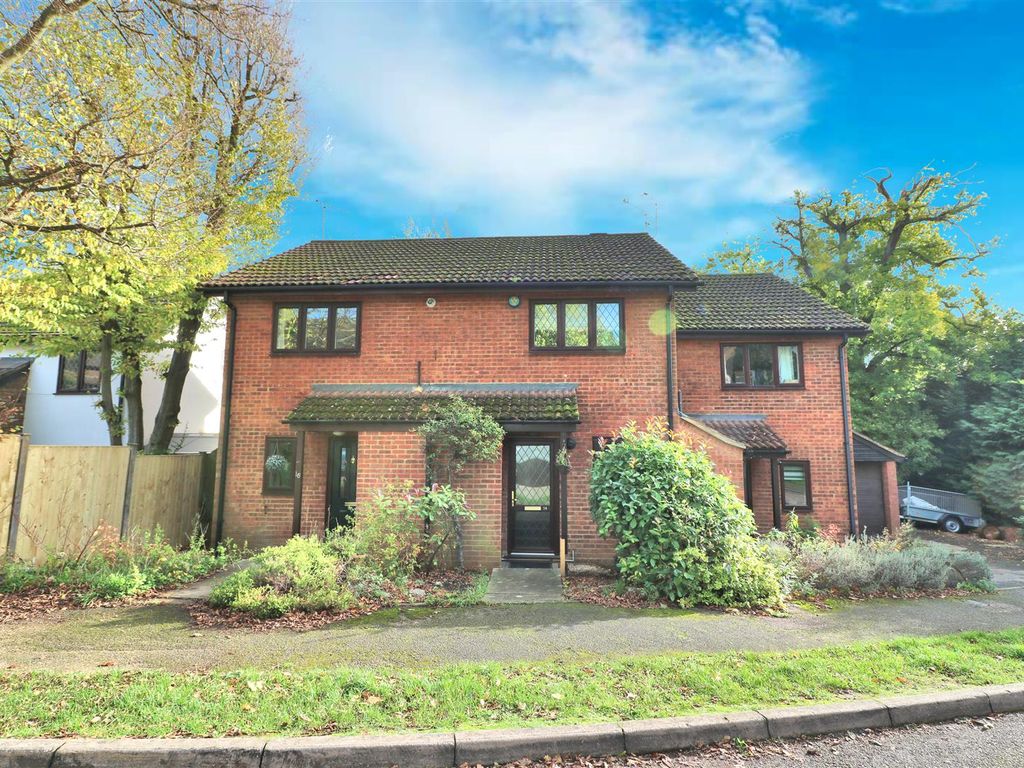 2 bed property for sale in Oak Piece, Welwyn, Herts AL6 Zoopla