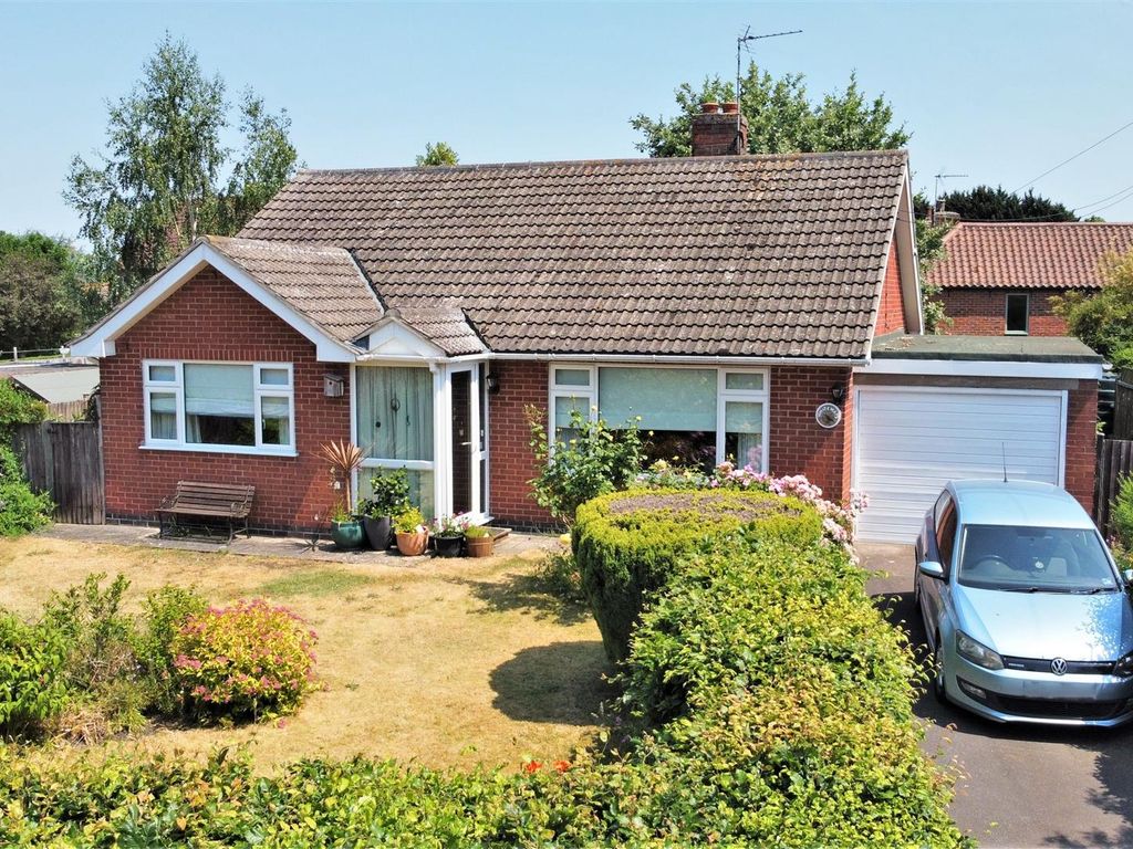 3 bed detached bungalow for sale in Whiteways, Low Road, Besthorpe