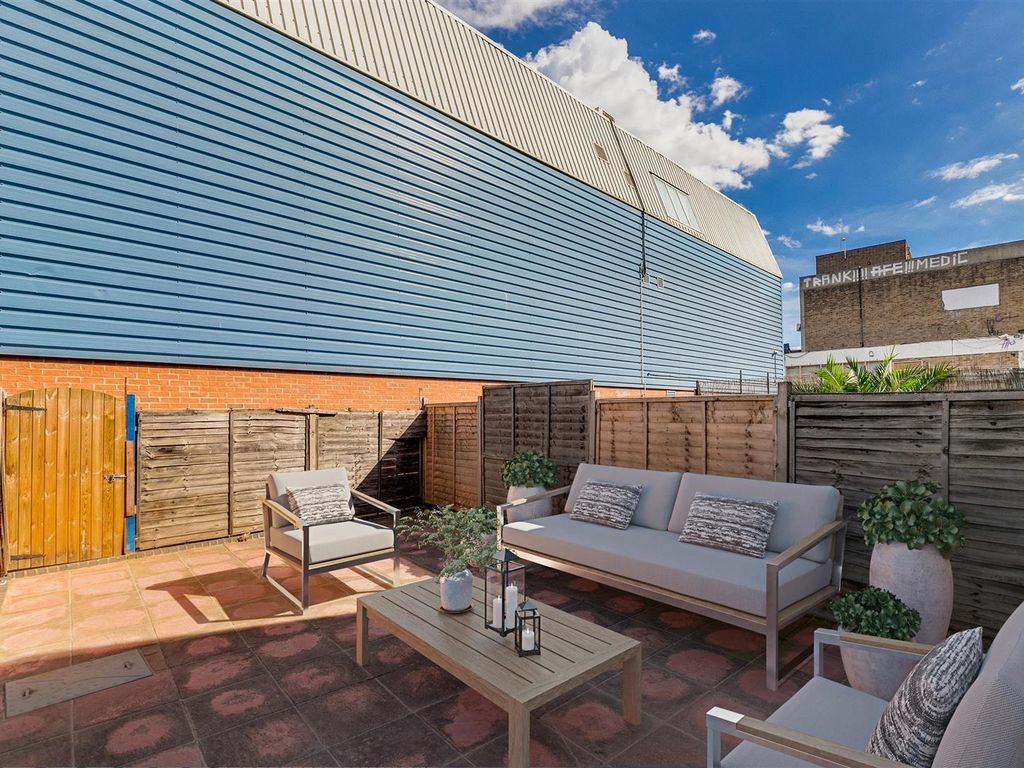 Ventnor Terrace, Broad Lane, London N15