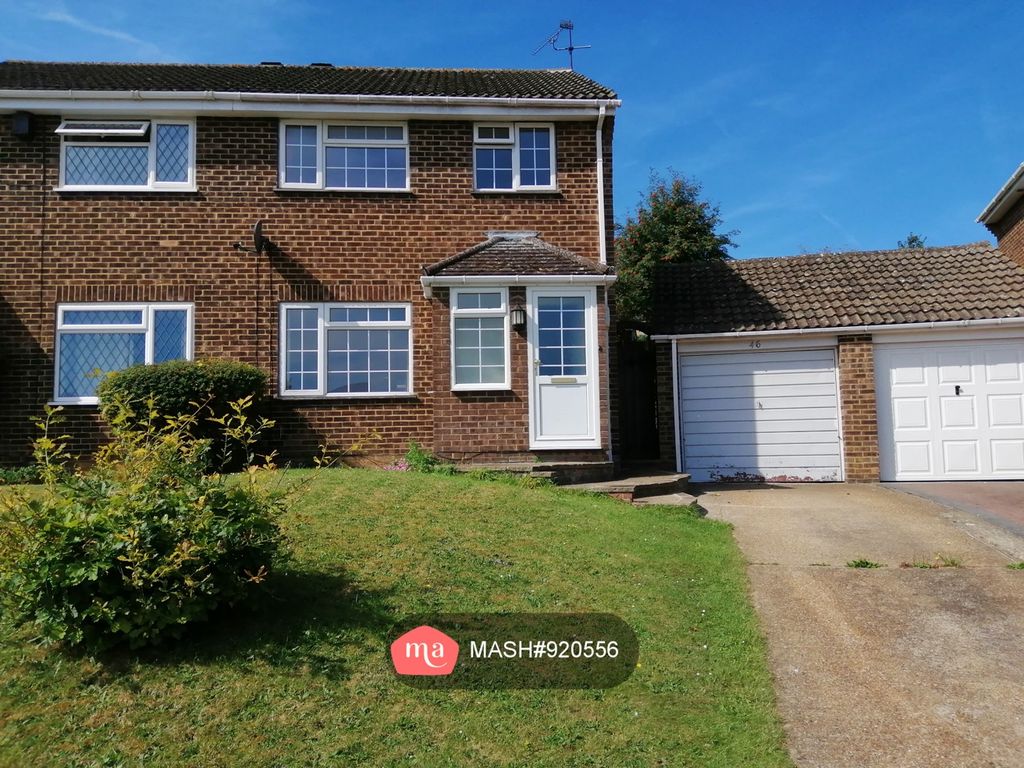 3 bed semidetached house to rent in Cedar Grove, Hempstead, Gillingham