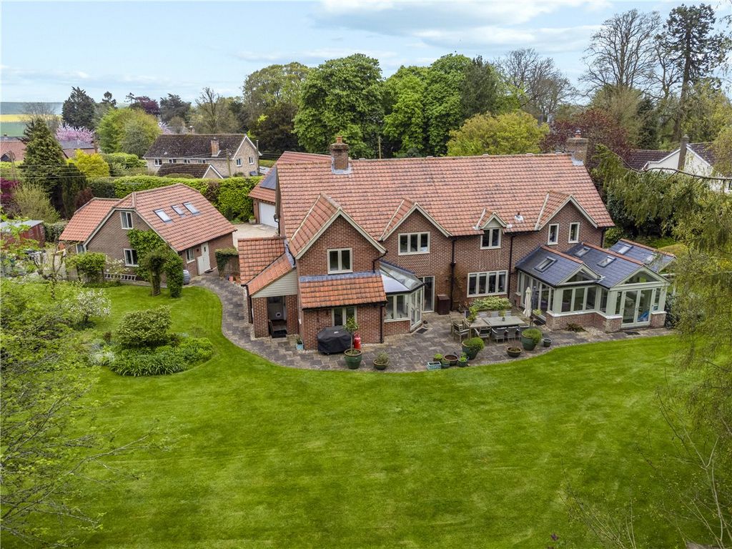 4 bed detached house for sale in Broad Hinton, Swindon, Wiltshire SN4