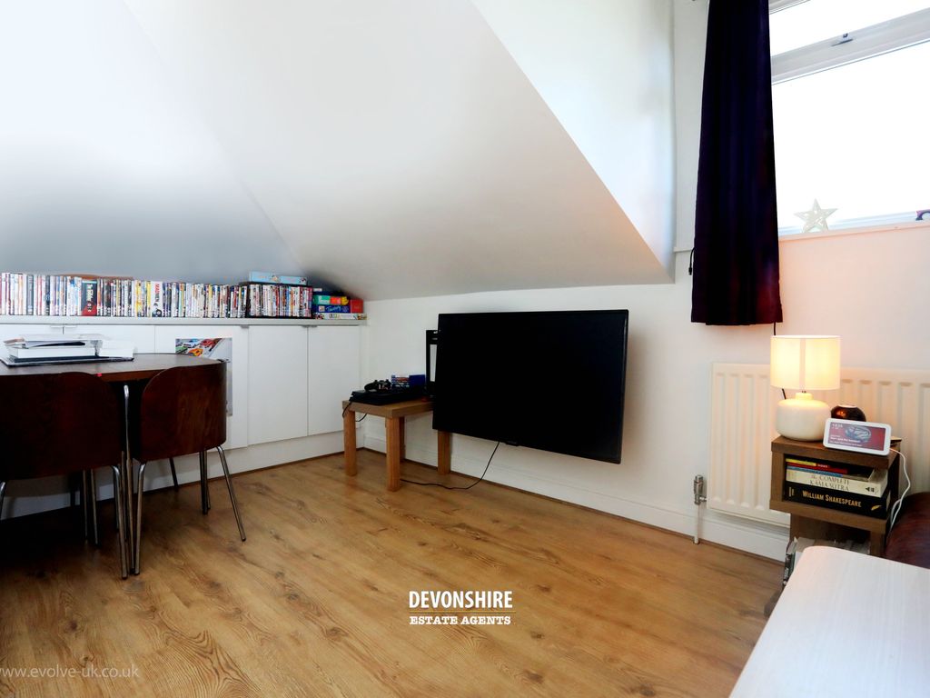 Oxford Road, Ealing Broadway W5