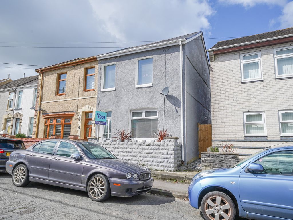 3 bed semidetached house for sale in North Road, Loughor, Swansea SA4