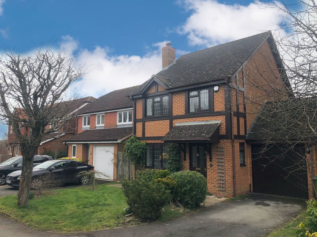 4 bed detached house to rent in Cranesfield, Sherborne St. John