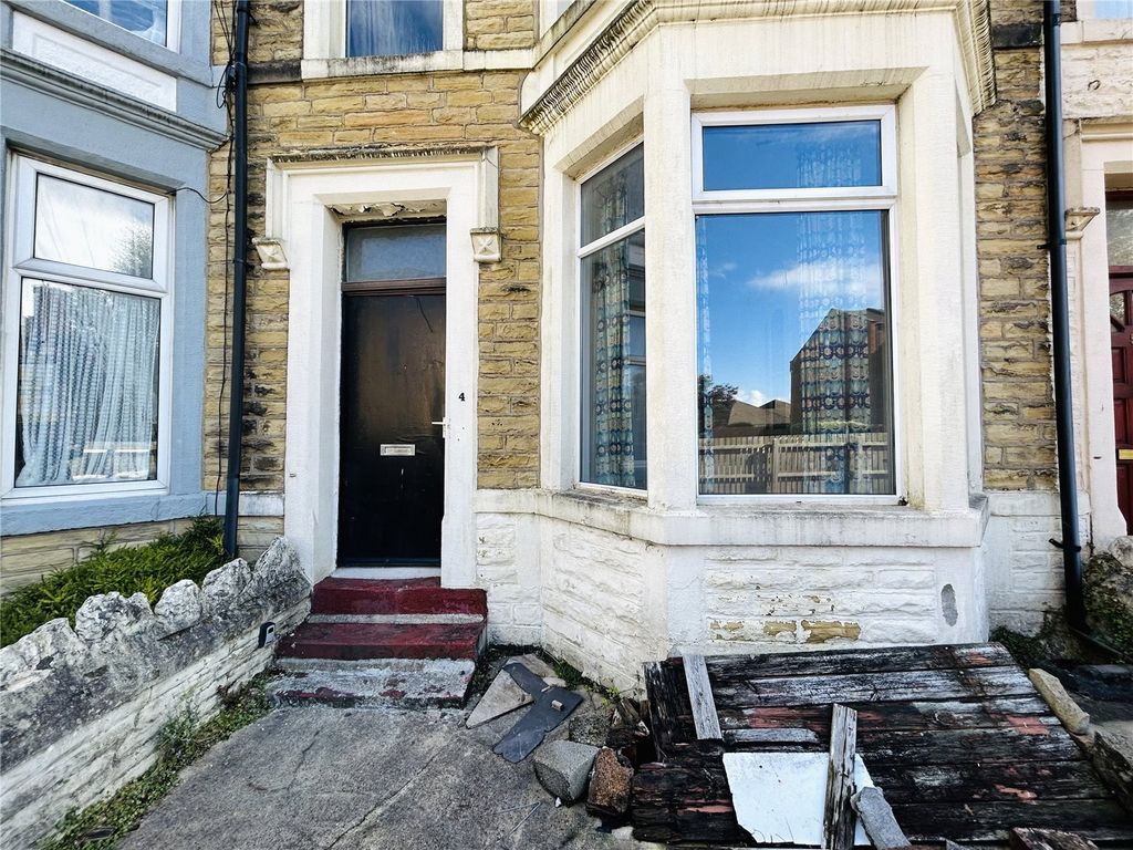 7 bed terraced house for sale in Wellington Terrace, Morecambe