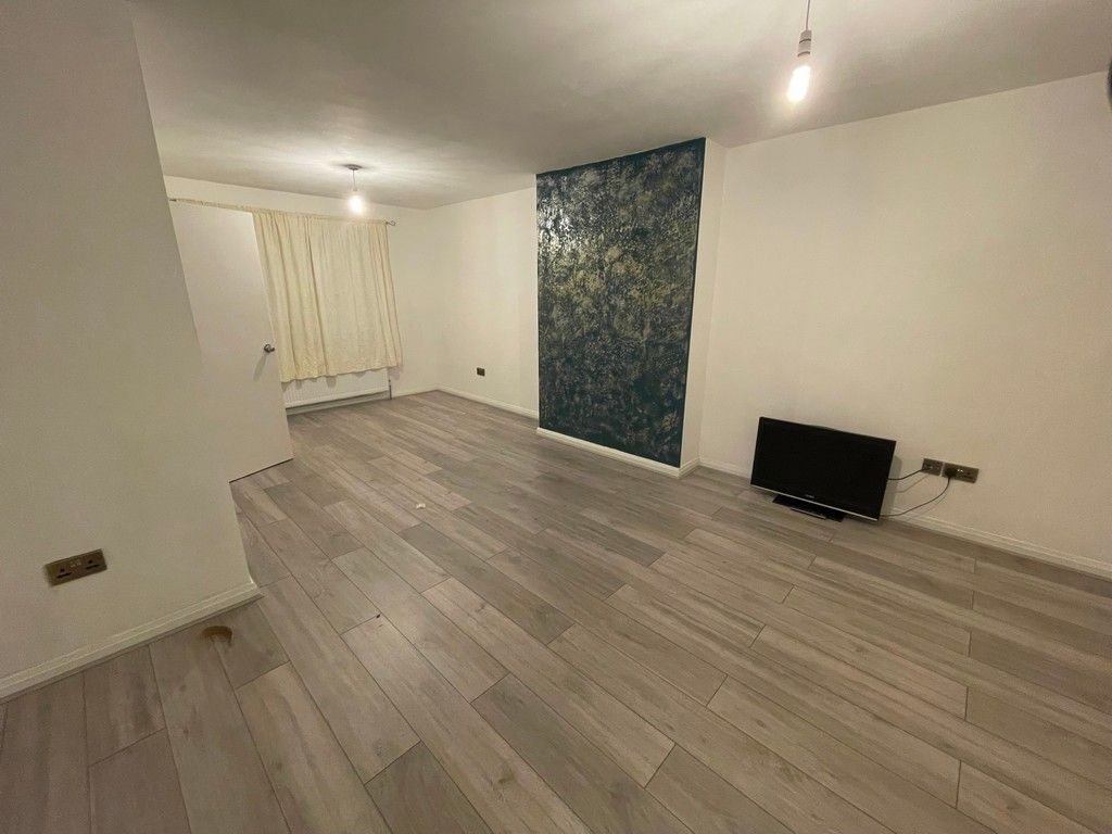 3 bed semidetached house to rent in Whiteways Road, Sheffield S4 Zoopla