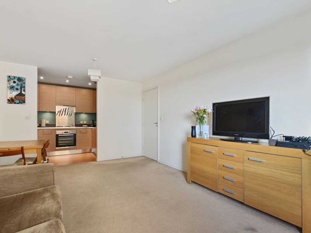 London Rd, Isleworth TW7  