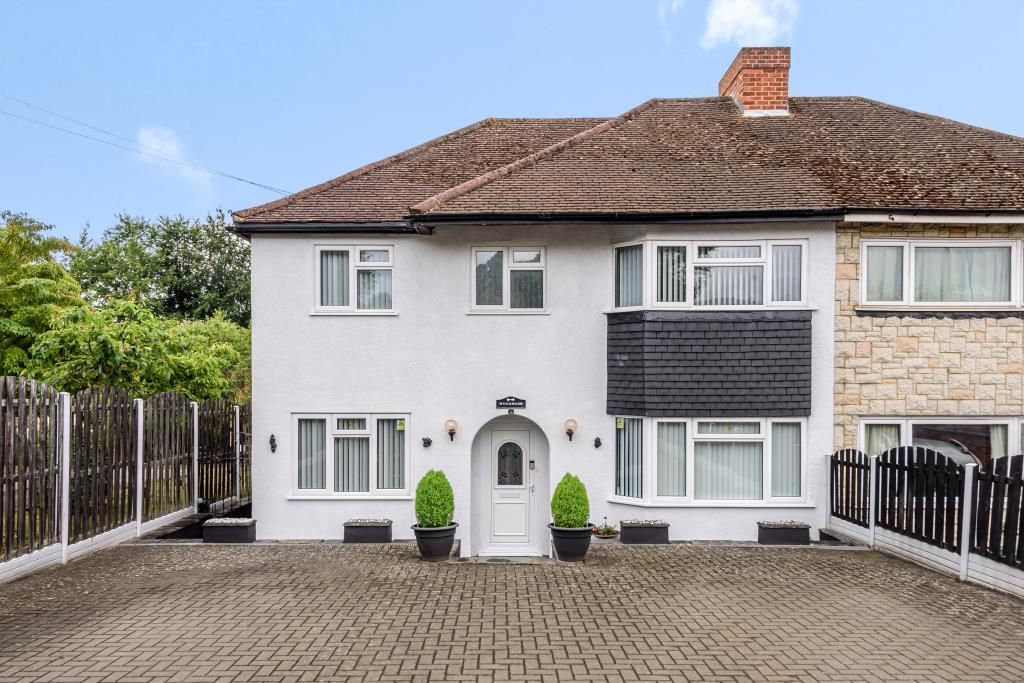 4 bed semidetached house for sale in Wooburn Green, Buckinghamshire