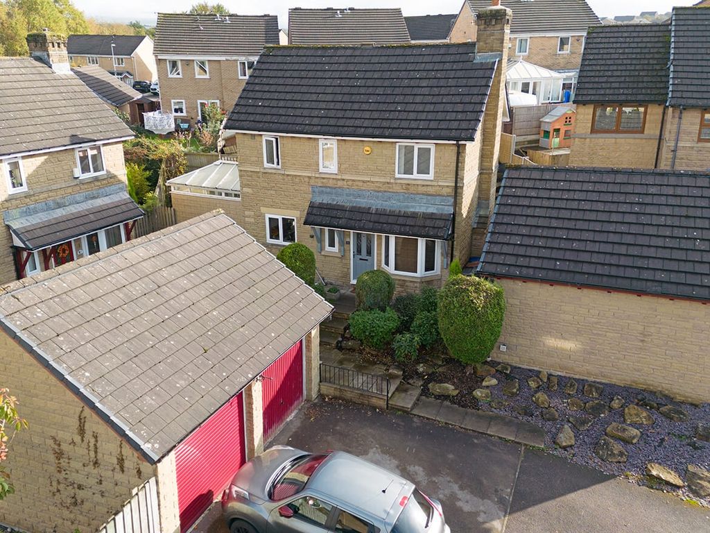 3 bed detached house for sale in Foxcroft, Burnley, Lancashire BB12, £