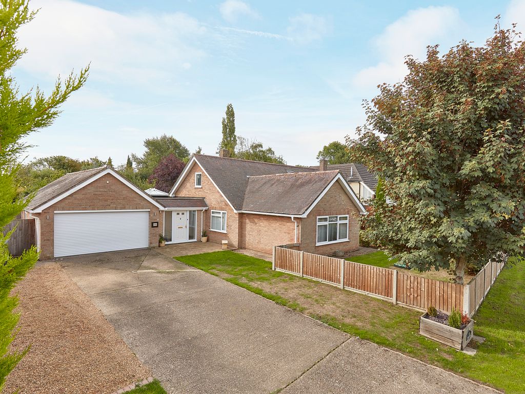 3 bed detached bungalow for sale in Chapel Road, Weston Colville
