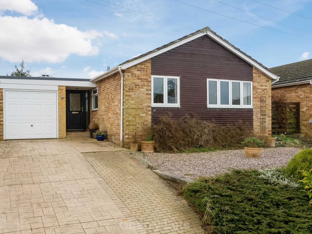 3 bed linkdetached house to rent in St Johns Way, Hempton OX15 Zoopla