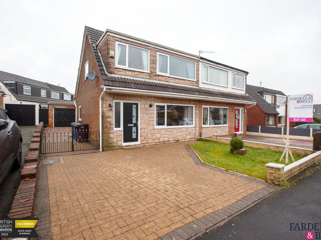 3 bed property for sale in Winchester Road, Padiham, Burnley BB12, £