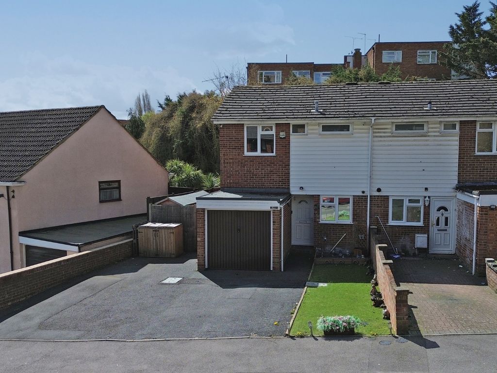 3 bed semidetached house for sale in Clare Road, Maidenhead, Berkshire