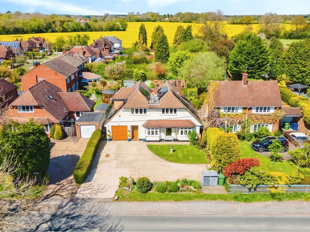 6 bed detached house for sale in Lycrome Road, Chesham HP5, £1,100,000