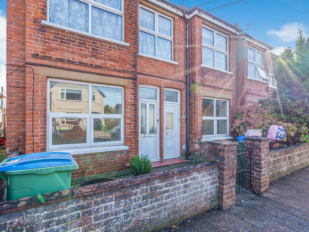 2 bed flat for sale in Longford Road, Bognor Regis PO21, £170,000 Zoopla