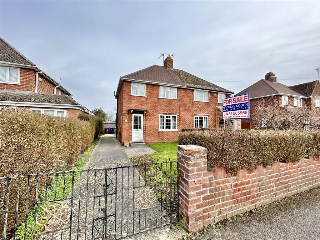 3 bed semidetached house for sale in Orchard Way, Churchdown