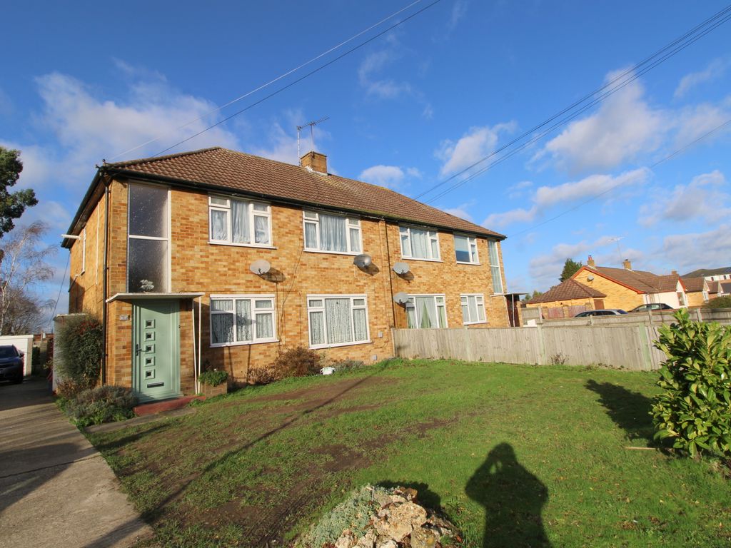 2 bed for sale in Oak Way, Feltham TW14 Zoopla