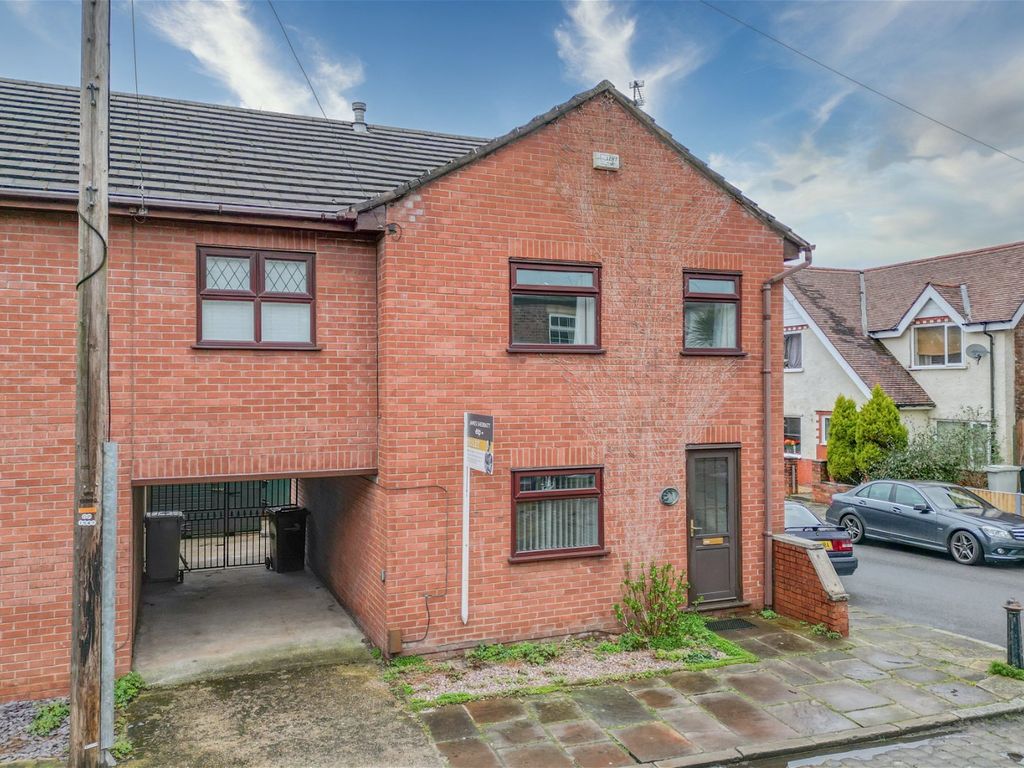 3 bed semidetached house to rent in Thornycroft Street, Macclesfield