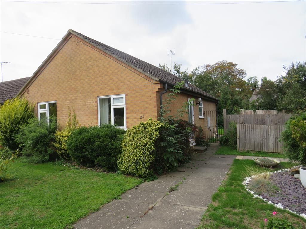 2 bed bungalow to rent in Mortlock Gardens, Abington, Cambridge CB21