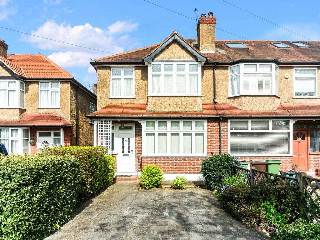 3 bed end terrace house for sale in Sandringham Road, Worcester Park