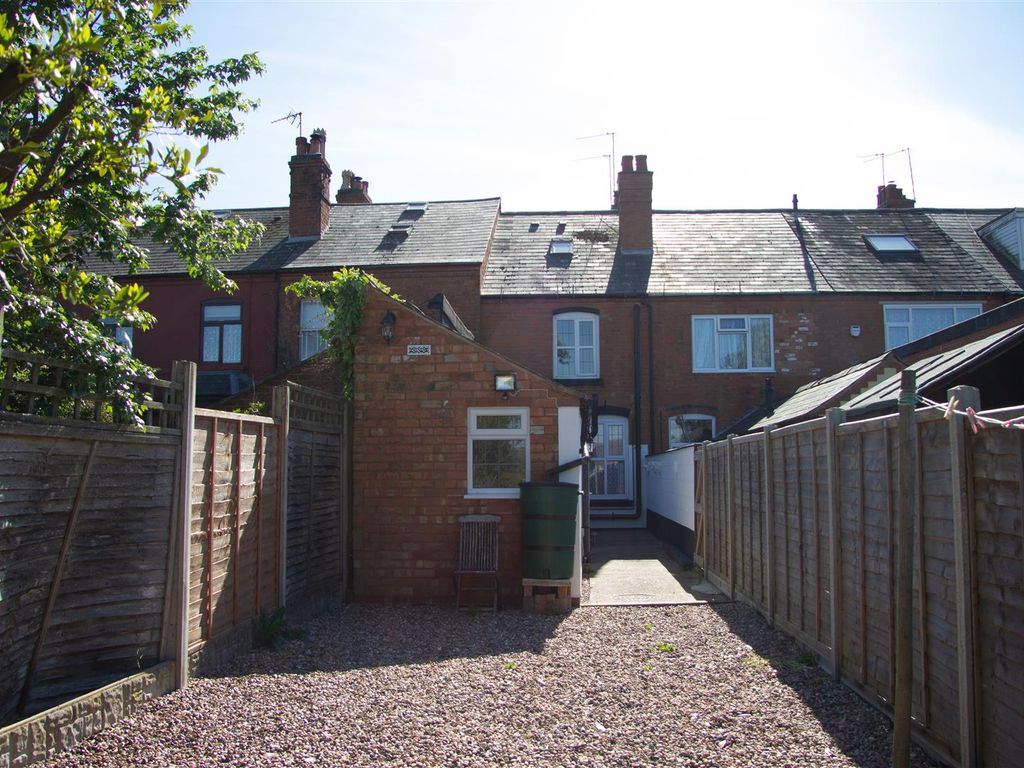3 bed property to rent in Mount Pleasant, Batchley, Redditch B97, £985
