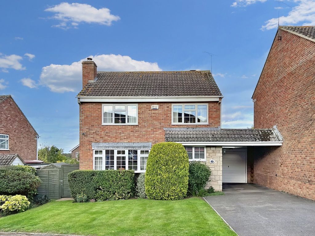 4 bed detached house for sale in Beech Close, Faringdon SN7, £450,000