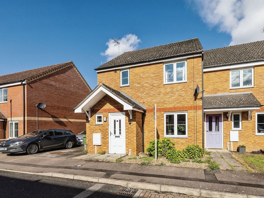 3 bed semidetached house for sale in Heathers Close, Calvert