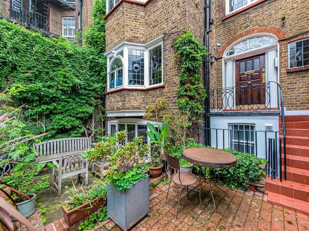 1 bed flat for sale in Drayton Gardens, Chelsea, London SW10, £