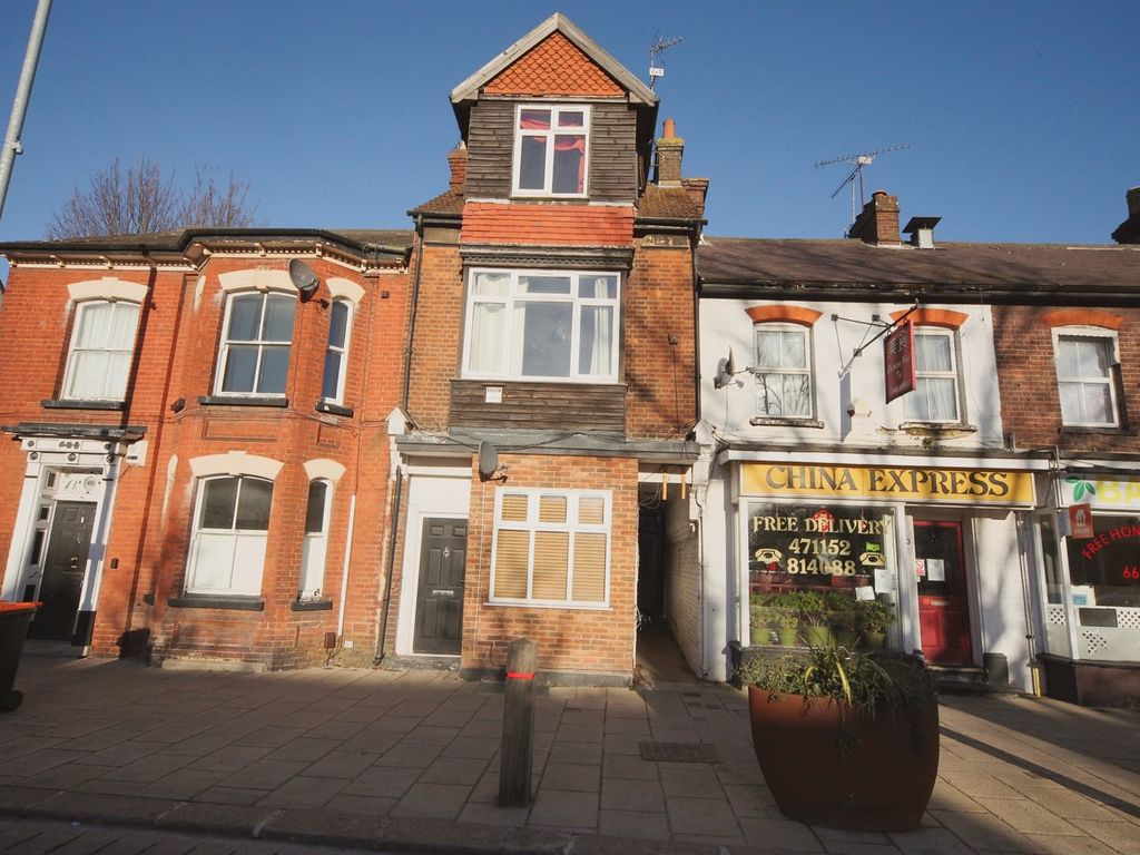 2 bed flat for sale in High Street South, Dunstable LU6, £80,000 Zoopla