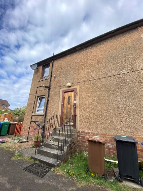 2 bed flat to rent in Blackburn Avenue, Dunfermline KY12, £825 pcm Zoopla