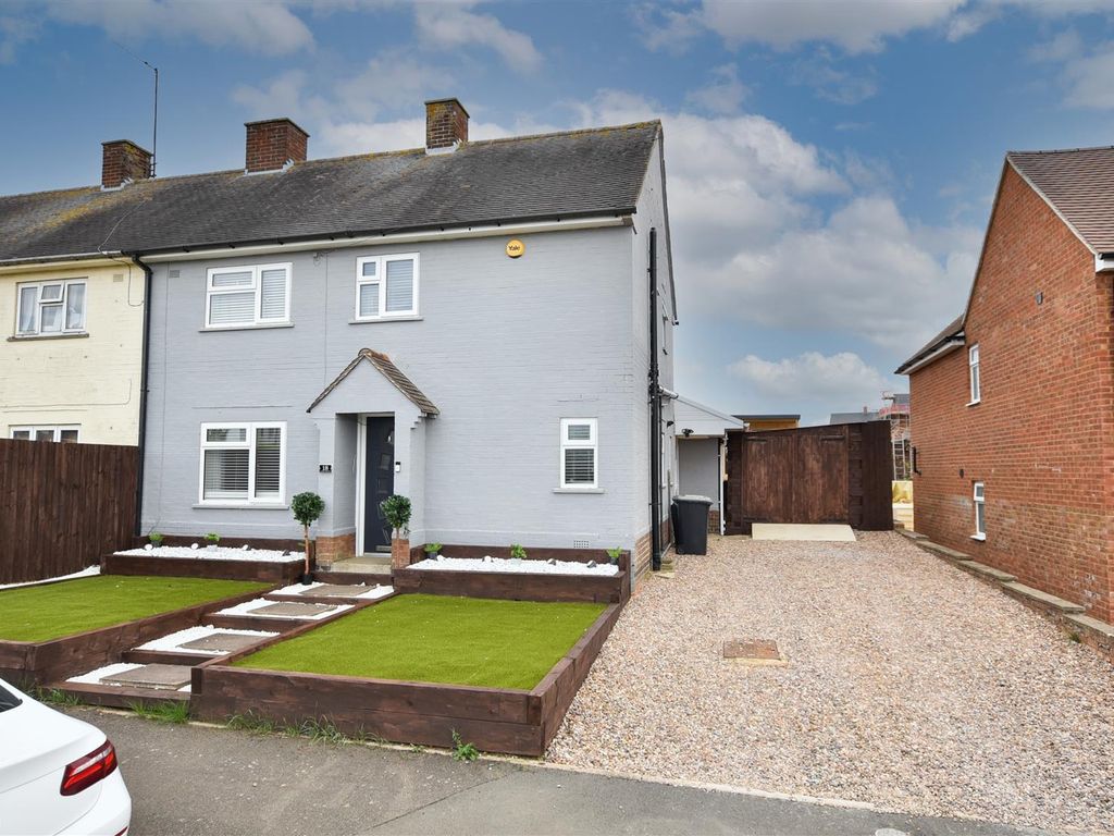 3 bed semidetached house for sale in James Street, Irchester