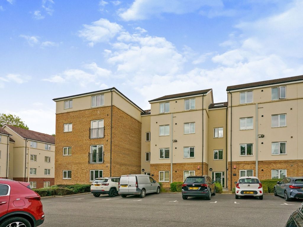 2 bed flat to rent in Maple Court, Seacroft, Leeds, West Yorkshire LS14