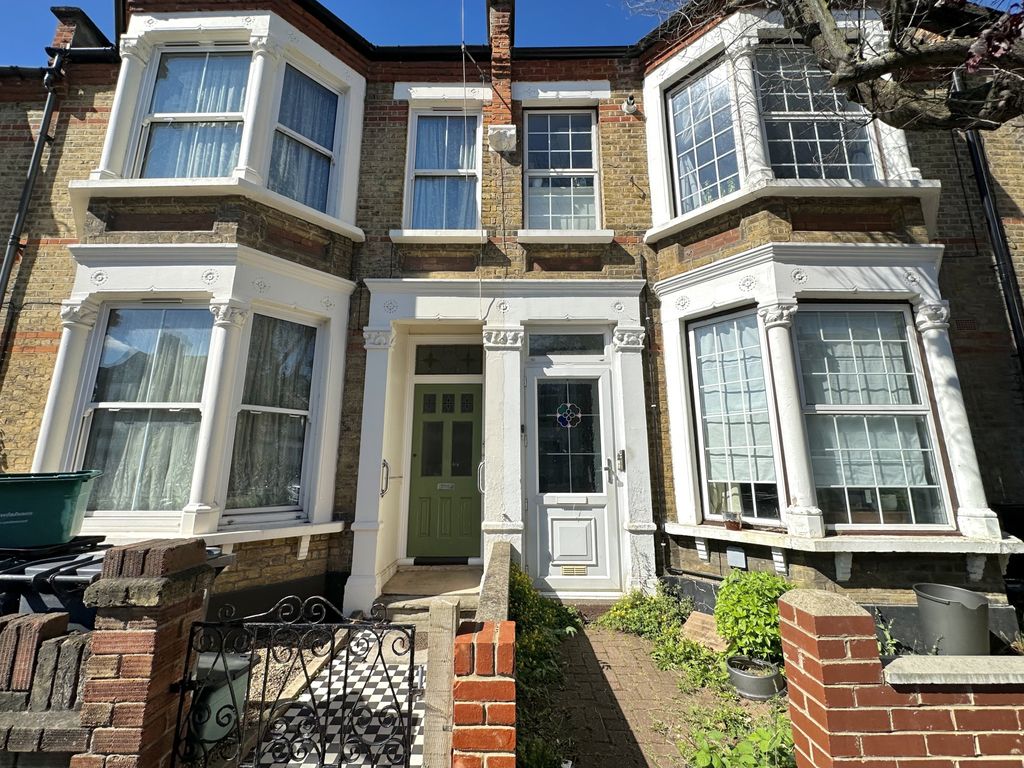2 bed flat to rent in Aspinall Road, Brockley SE4, £1,850 pcm Zoopla