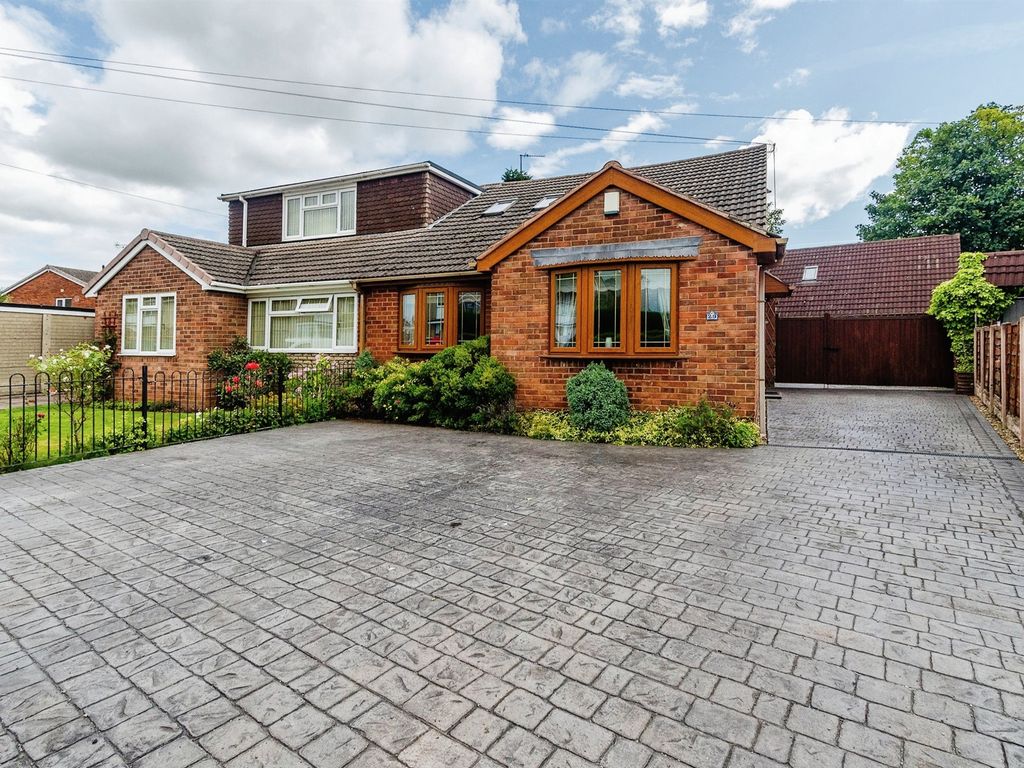 6 bed semidetached bungalow for sale in Westbourne Avenue, Cheslyn Hay