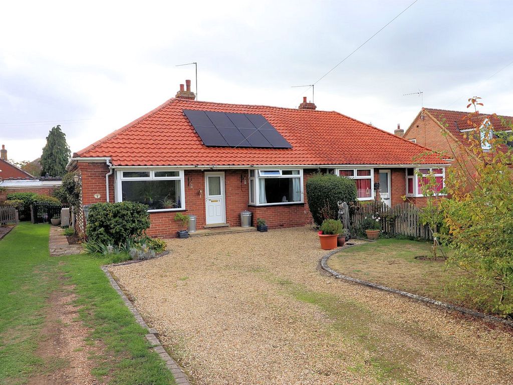 2 bed semidetached bungalow for sale in Crow Hall Estate, Downham