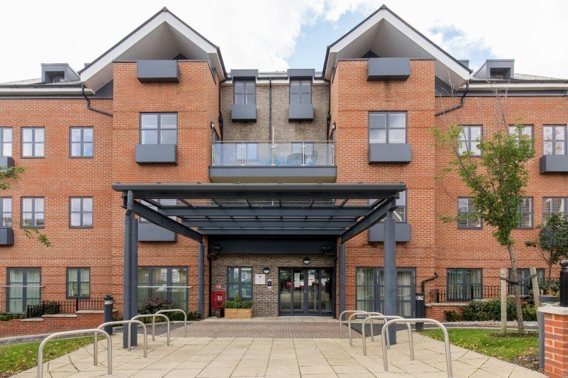 2 bed flat for sale in Darlaston Road, London SW19 Zoopla