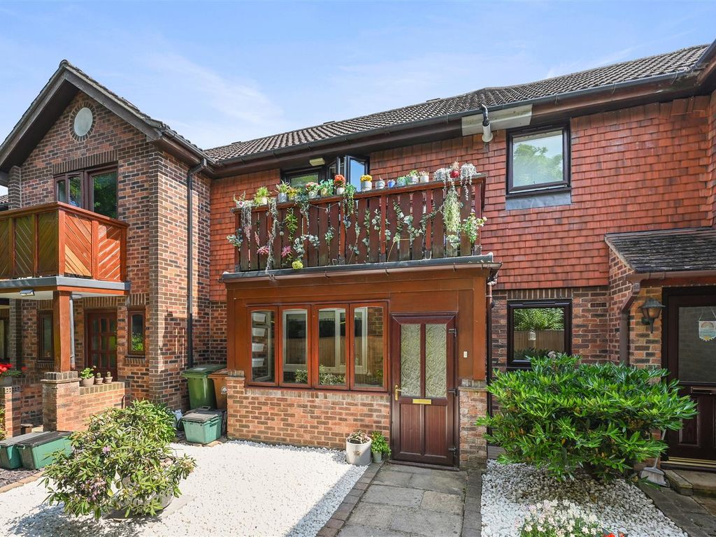 2 bed for sale in Alpine View, Carshalton Beeches, Surrey